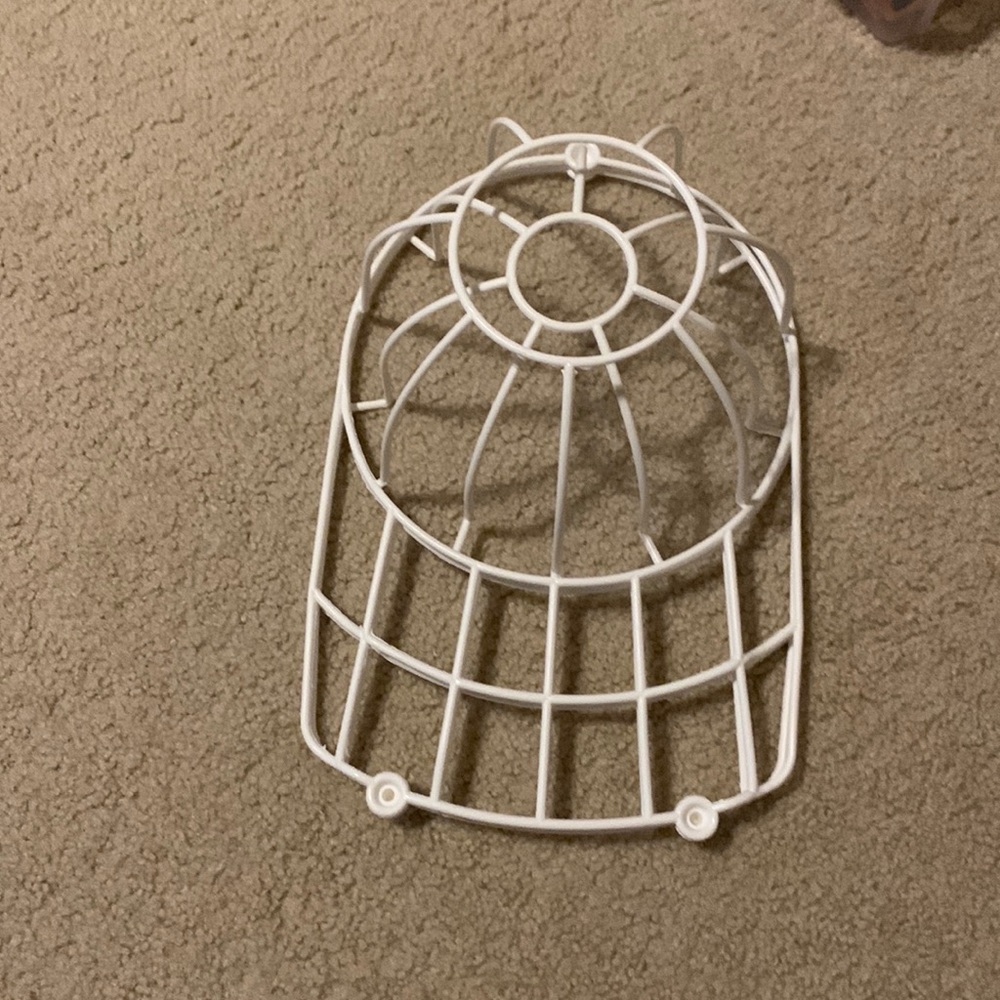 Plastic cage to wash caps